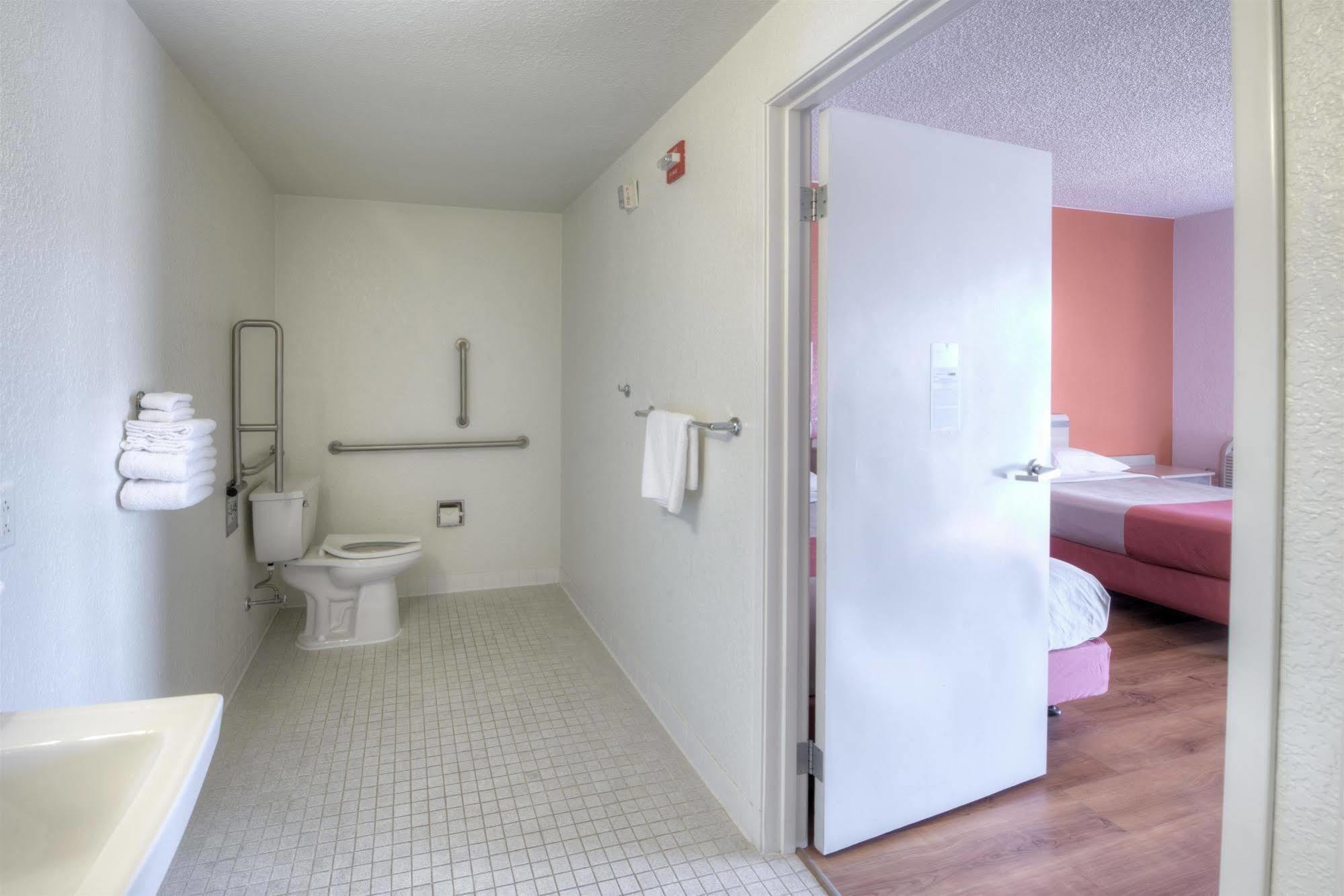 Motel 6-Niantic, Ct - New London Екстер'єр фото